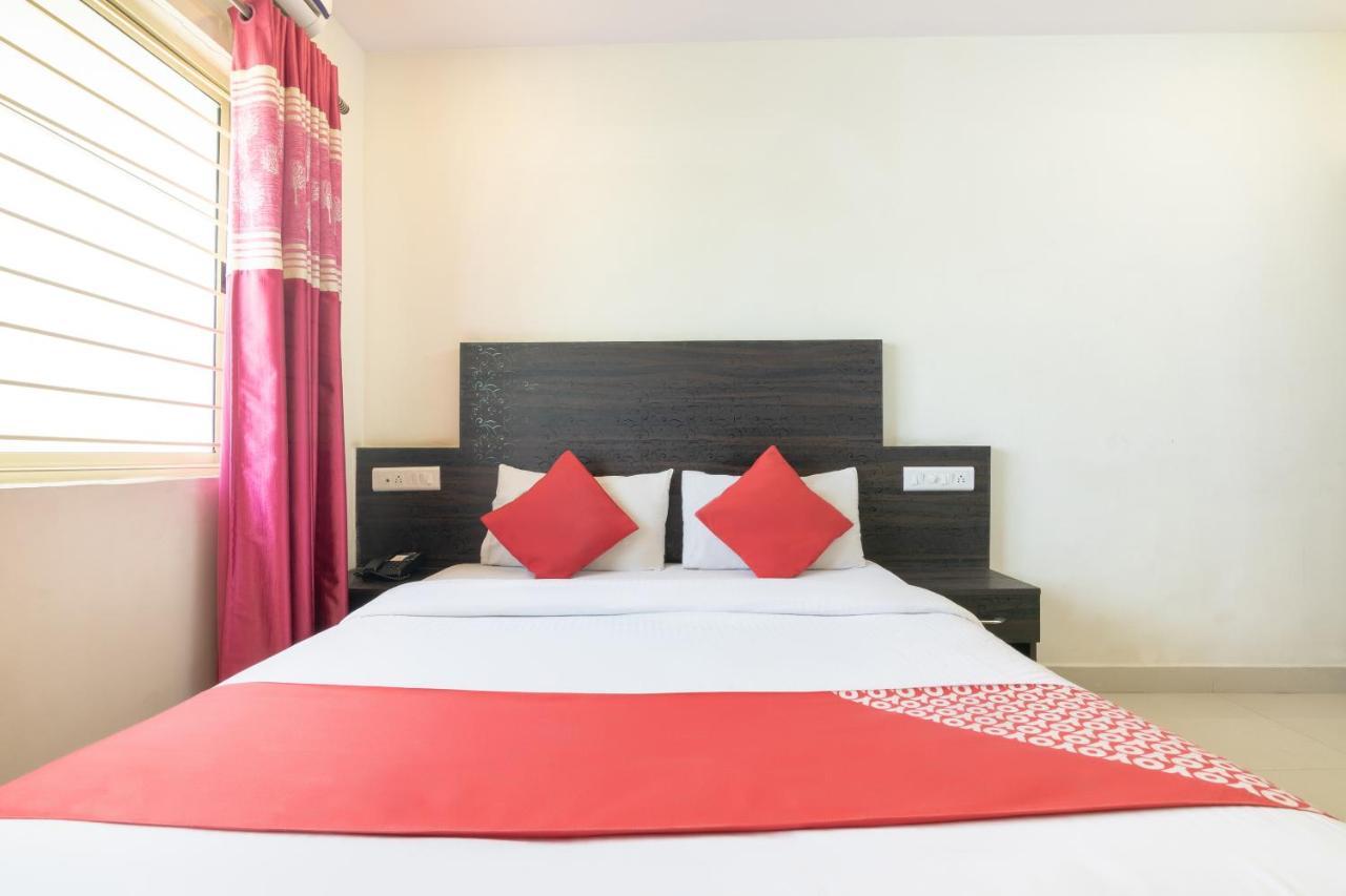 Oyo 13594 Mathrushree Residency Hotel Bangalore Exterior photo