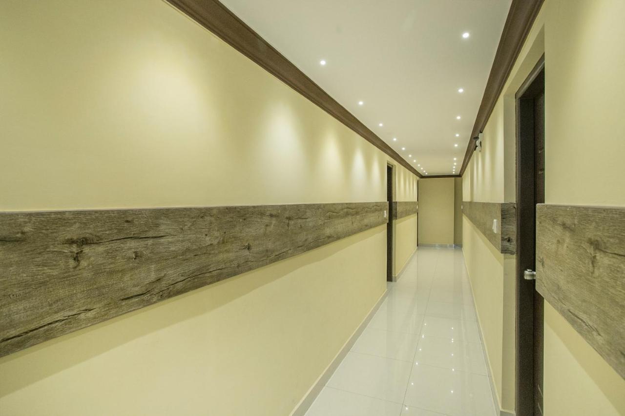 Oyo 13594 Mathrushree Residency Hotel Bangalore Exterior photo