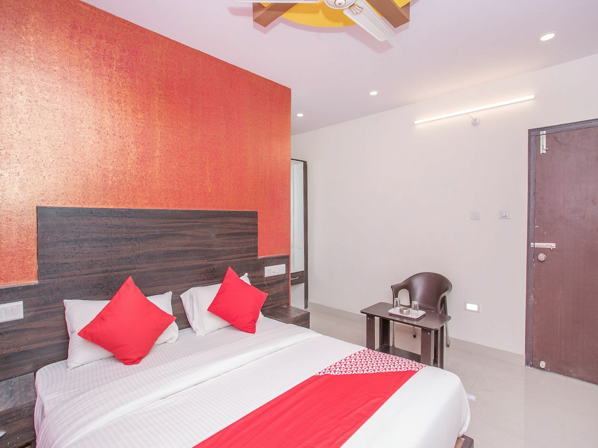 Oyo 13594 Mathrushree Residency Hotel Bangalore Exterior photo